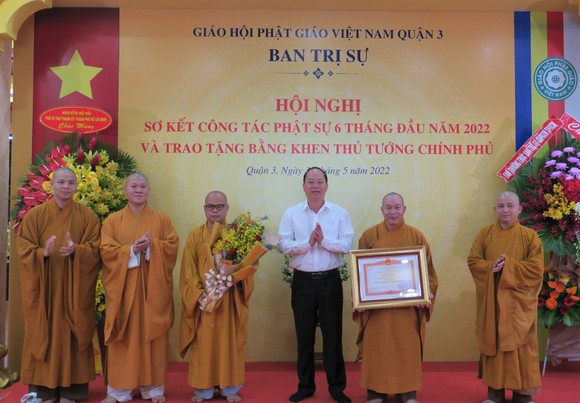 Ban Trị sự Giáo hội Phật giáo Việt Nam quận 3 và 2 cá nhân nhận bằng khen của Thủ tướng Chính phủ ảnh 1