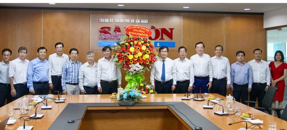 Phó Trưởng ban Tuyên giáo Trung ương Phan Xuân Thủy thăm, chúc mừng các cơ quan báo chí ảnh 2