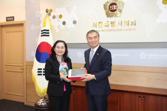 Thúc đẩy mạnh mẽ hơn mối quan hệ hợp tác TPHCM - TP Seoul ảnh 1