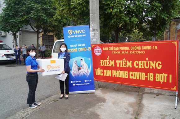 Sáng 8-3, triển khai những mũi tiêm vaccine ngừa Covid-19 đầu tiên tại TPHCM, Hà Nội và Hải Dương ảnh 12
