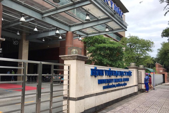 Bệnh viện Đại học Y Dược TPHCM tạm ngừng nhận bệnh vì có nhân viên nghi mắc Covid-19 ảnh 3