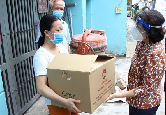 Ngày đầu tiên TPHCM tăng cường giãn cách, số người ra đường giảm 85% ảnh 4