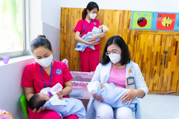TPHCM: Khánh thành trung tâm chăm sóc trẻ sơ sinh có mẹ mắc Covid-19 ảnh 3