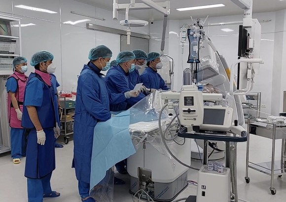 Bệnh nhân được thực hiện can thiệp tim mạch tại Đơn vị tim mạch can thiệp của Bệnh viện Đa khoa khu vực Long Khánh