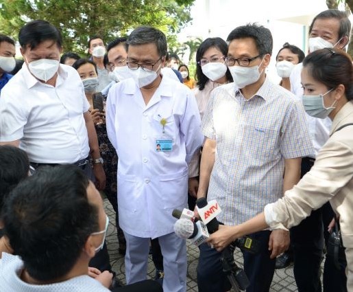 Phó Thủ tướng Vũ Đức Đam: Dịch bệnh có thể bùng phát trở lại nếu như không tiêm vaccine ảnh 2