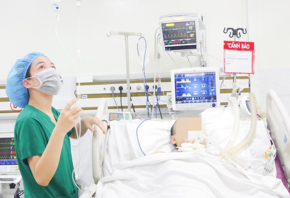 Cứu sống bệnh nhân đa chấn thương nguy kịch do tai nạn giao thông ảnh 1