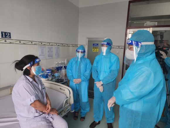 Bộ Y tế kiểm tra công tác phòng chống bệnh đậu mùa khỉ tại TPHCM ảnh 2