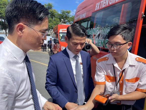 Xe buýt liên tỉnh TPHCM đi Tiền Giang có trang bị wifi miễn phí ảnh 3