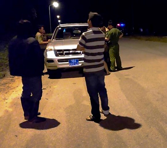 Quảng Ngãi: Đang tìm kẻ lạ mặt tạt axit vào cặp đôi Việt Kiều về quê ăn tết ảnh 1
