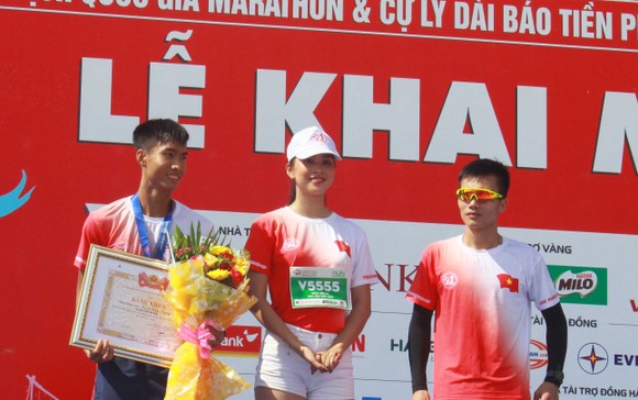 Sôi động Giải vô địch quốc gia Marathon và cự ly dài Báo Tiền Phong lần thứ 61 ảnh 8