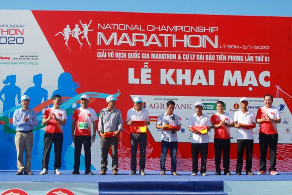 Sôi động Giải vô địch quốc gia Marathon và cự ly dài Báo Tiền Phong lần thứ 61 ảnh 11