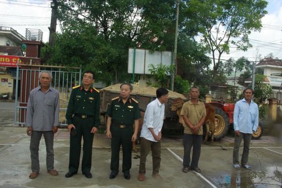 Hội Hỗ trợ khắc phục hậu quả bom mìn Việt Nam trao hỗ trợ sinh kế cho nhân dân Quảng Ngãi ảnh 5