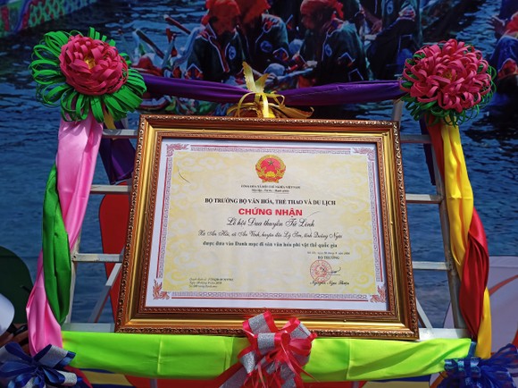 Lễ hội đua thuyền tứ linh Lý Sơn được công nhận là di sản văn hóa phi vật thể quốc gia ảnh 2