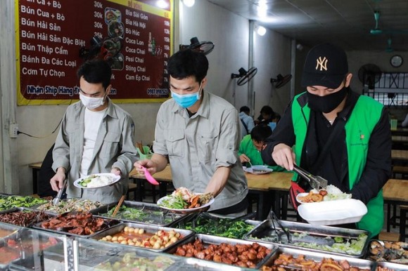 Từ ngày 1-12, cơ sở kinh doanh dịch vụ ăn uống tại Quảng Ngãi được mở cửa trở lại ảnh 1