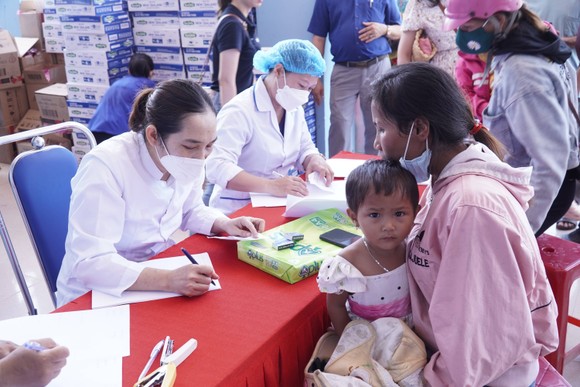 Quảng Ngãi: Khám sàng lọc bệnh tim bẩm sinh miễn phí cho 500 trẻ em khó khăn ảnh 1