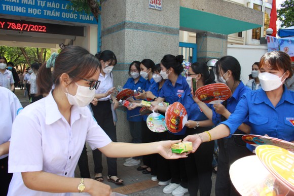 Nhiều thí sinh vui vì 'trúng tủ' đề Văn ảnh 8