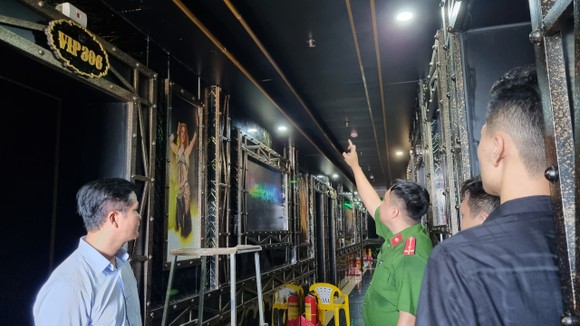 Quảng Ngãi yêu cầu 100% cơ sở kinh doanh dịch vụ karaoke phải có lối thoát nạn thứ 2 ảnh 1