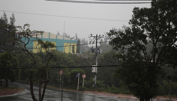 Cần Giờ mưa to, gió giật mạnh, phà Bình Khánh phải hoạt động để cấp cứu bệnh nhân ảnh 4