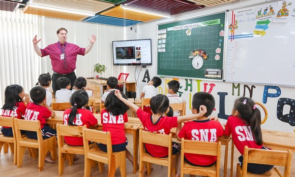 Hệ thống giáo dục NHG đáp ứng đầy đủ các tiêu chí để gia nhập các tổ chức giáo dục uy tín trên thế giới. Hình ảnh: Một lớp học theo chương trình IB tại Trường Quốc tế Bắc Mỹ (SNA) – thành viên NHG