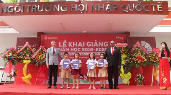Gần 15.000 học sinh hệ thống giáo dục Nguyễn Hoàng cùng đón năm học mới 2019-2020 ảnh 9