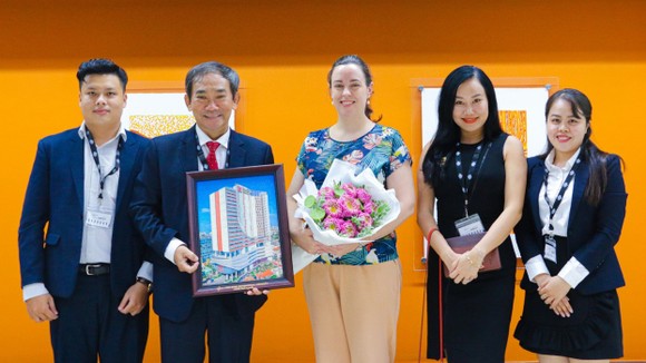 Đại học Quốc tế Hồng Bàng tri ân lãnh sự các nước tại TPHCM ảnh 5