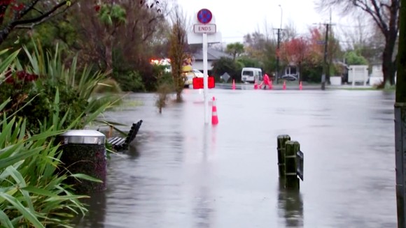 Lũ lụt ở Canterbury, New Zealand. Ảnh cắt từ clip của REUTERS