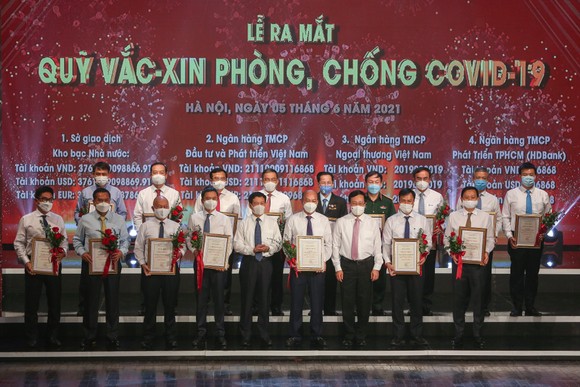 Ông Lê Văn Kiểm Chủ tịch Golf Long Thành ủng hộ 500 tỷ đồng vào Quỹ vaccine phòng chống dịch Covid-19 ảnh 3