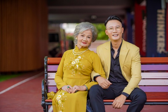 Chương trình nghệ thuật 'Mẹ là tình yêu': Món quà đặc sắc dành tặng những người Mẹ ảnh 2