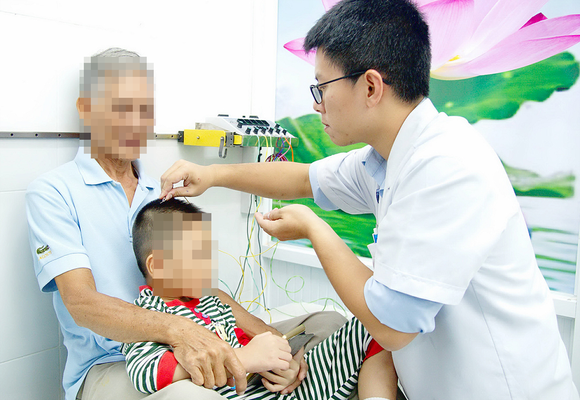 Điều trị bệnh tự kỷ bằng y học cổ truyền ảnh 1