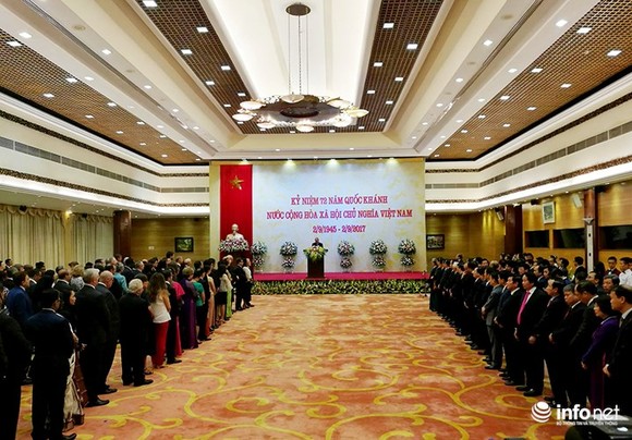 圖為政府總理阮春福與夫人主持的款待外交宴會現場。（圖源：Info.net）