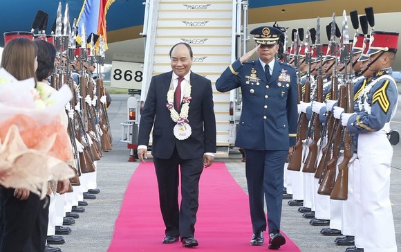 阮春福總理抵達菲律賓克拉克國際機場。