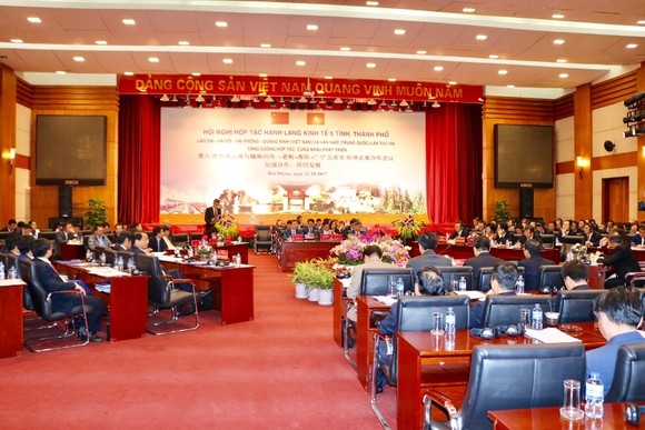 第八次越南河內-老街-海防-關寧與中國雲南5省市經濟走廊合作會議現場一隅。（圖源：劉俊）