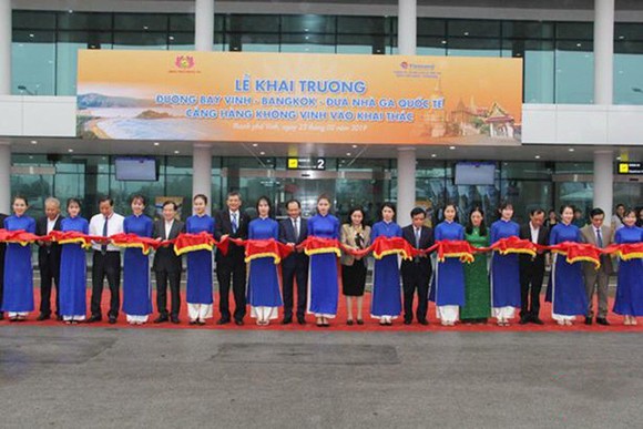 榮市-曼谷航線開張及航空港國際航站樓投入運營儀式。（圖源：BHT）