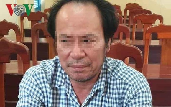 被拘押的柬埔寨籍嫌犯滀塔。（圖源：VOV）