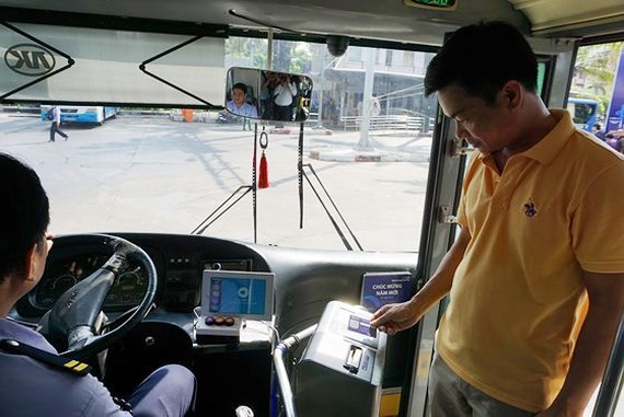 公共交通管理中心建議調升巴士票價，自5月1日起，普通巴士票價每程調升1000元。（示意圖源：明君）
