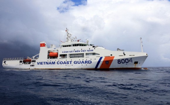 越中海警北部灣漁業聯合檢查。圖為我國8004號海警船。（圖源：藍江）