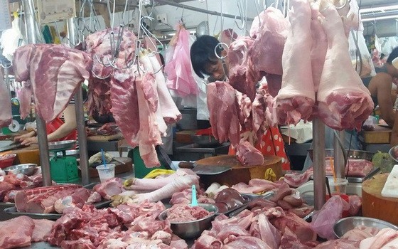 豬肉價格呈下降趨勢。（圖源：H.Linh）