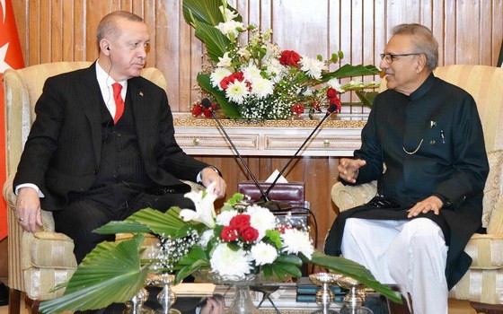 巴基斯坦總理伊姆蘭‧汗（右）與土耳其總統埃爾多安舉行會晤。（圖源：互聯網）