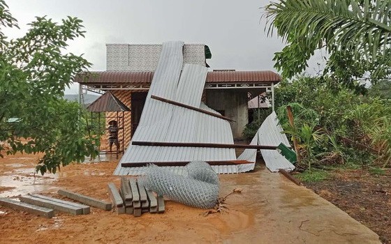 林同省：共有26間民屋被旋風襲擊掀頂。（圖源：互聯網）