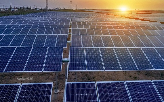 阿聯酋Al Dhafra全球最大太陽能發電廠一瞥。（圖源：互聯網）