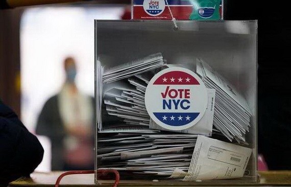 截至美國東部時間10月30日晚，2020年美國大選提前投票的選民數量已超過8600萬，其中郵寄投票數量超過5500萬。（圖源：新華社）