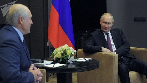 白俄羅斯總統亞歷山大‧盧卡申科（左）與俄羅斯總統普京。（圖源：Sputnik）