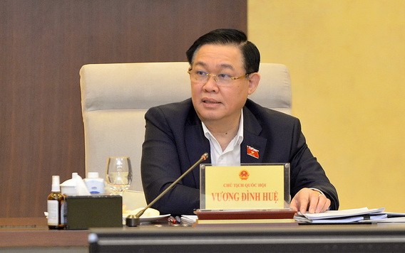 國會主席王廷惠在會上發言。（圖源：Quochoi.vn） 
