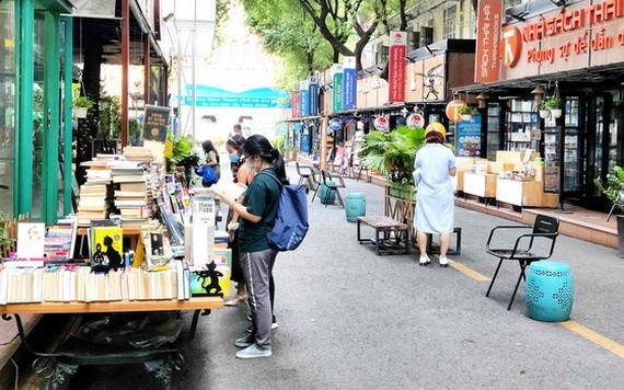 除了滿足購買書籍的需求外，本市書香街還是遊客理想的觀光地點。