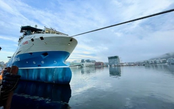 世界首艘全電動自駕貨船亮相下水