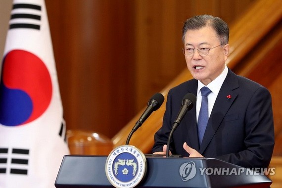 在青瓦台，韓國總統文在寅發表2022年新年致辭。（圖：韓聯社）