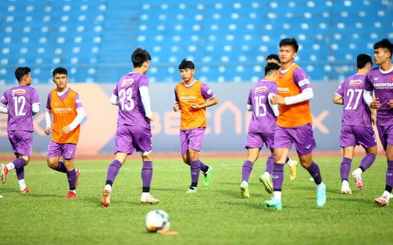 越南U23男足隊在平陽球場練習。（圖：明玉）