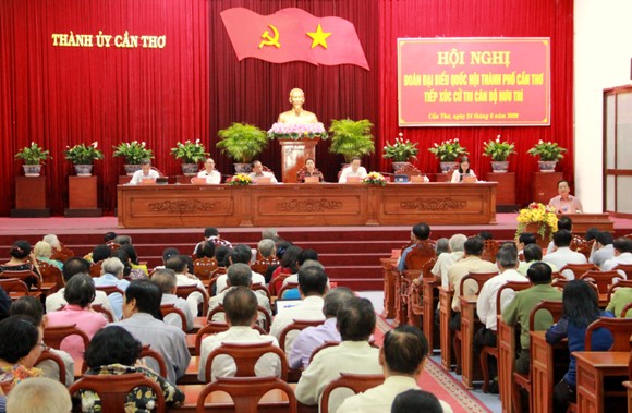 Chủ tịch Quốc hội Nguyễn Thị Kim Ngân tiếp xúc cử tri tại TP Cần Thơ ảnh 1