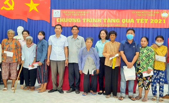 Quỹ Thiện Tâm trao 1.500 phần quà tết cho người nghèo tại Sóc Trăng ảnh 1