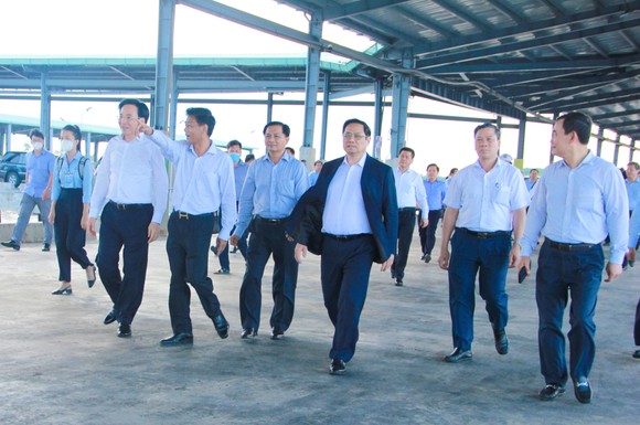 Thủ tướng Phạm Minh Chính khảo sát Cảng biển Trần Đề ảnh 1